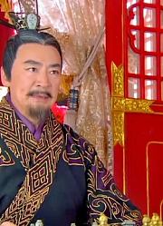 汉朝第一权臣，行为举止谨慎得恐怖，出入宫上下车落脚点十年不变