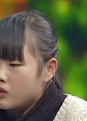 同辈女孩成后妈，7岁女孩难以接受，遭后妈毒打太惨丨等着我