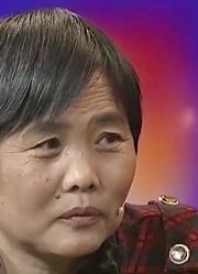 丈夫家暴逼走女儿，妻子咬牙忍了20年，浑身是伤太惨丨等着我