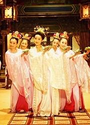 古代皇子为争皇位打的头破血流，但这个人却靠着十位美女成功上位