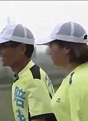 老人想独自背包，从天津跑到西藏，女儿女婿无奈关店去陪老爸
