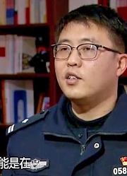 男子半夜下班回家，发现门口竟有一名弃婴，这把他吓了一大跳