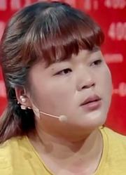 自幼被养父当成交易品，揭发养父种种恶行，说完泣不成声