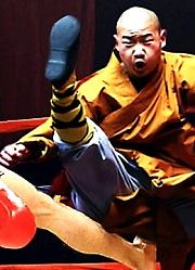 少林寺僧人为何如此强大？原来每天都要做这些，看完只剩敬佩