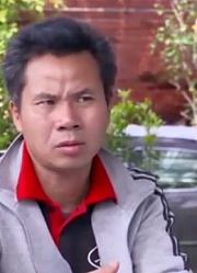 公司资金链出现问题，门店经理为安抚员工，自掏腰包给员工发工资