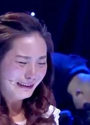 美女6岁火车上和家人走散，苦寻家人23年，门开后母女哭成泪人