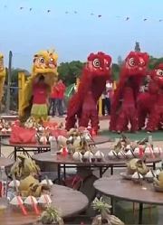 广东廉江市鹤塘村酬神民俗活动，这样的场景第一次见