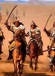 古代没有扩音器，将军在出征前训话，是如何让几十万人都听到的？