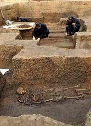 “江南第一大墓”出土，墓主竟是孙权姐夫？挖完后专家懊悔万分