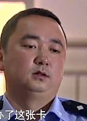 男子乘车时杀害驾驶员，偷走她的财物，被抓时竟还口出狂言