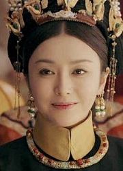 九岁便获雍正称赞的富察皇后，到底有多美？容貌复原图像极一女星