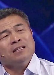 《失孤》原型苦寻被拐儿子，曾下跪求人帮找孩子，当场失声痛哭