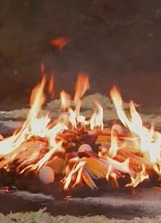 考古揭秘（四十七）：祭神仪式后，她们走进通往地下世界的入口
