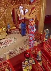 皇太极身披龙袍，霸气走向皇位，一代枭雄终于成为了皇帝！