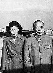 因不育惨遭丈夫抛弃，改嫁豪门生11个孩子，其中一个儿子家喻户晓
